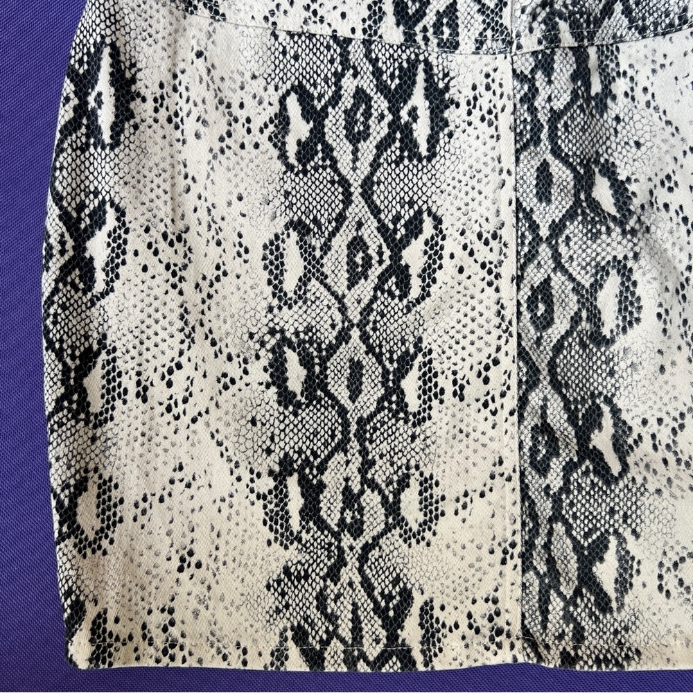 Superdown Isabella Snakeskin Mini Skirt - Picture 11 of 15